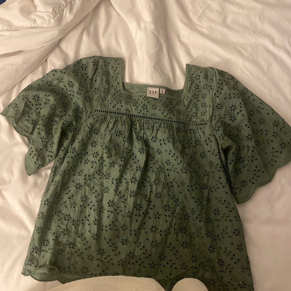 Gap eyelet peasant top